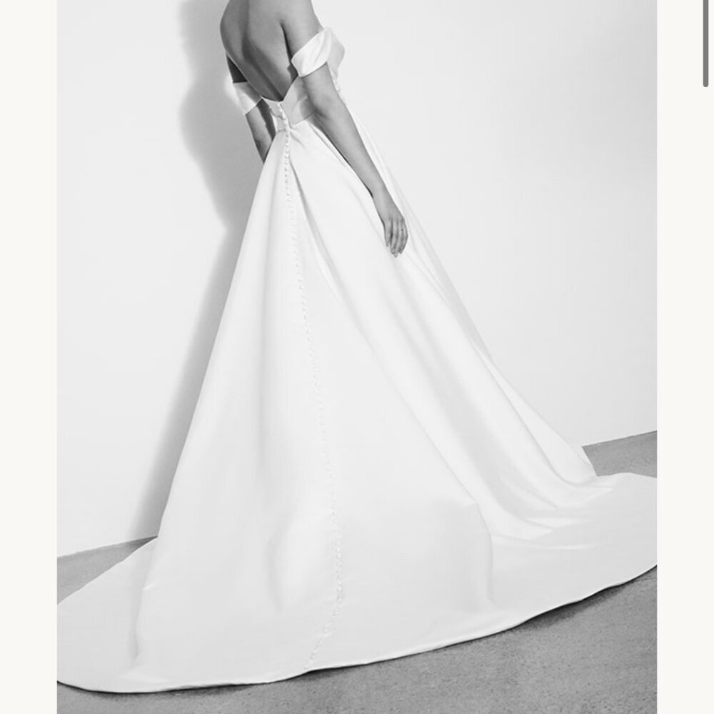 Alyne by Rita Vinieris Mackenzie Satin Wedding Dress - Picture 3 of 7